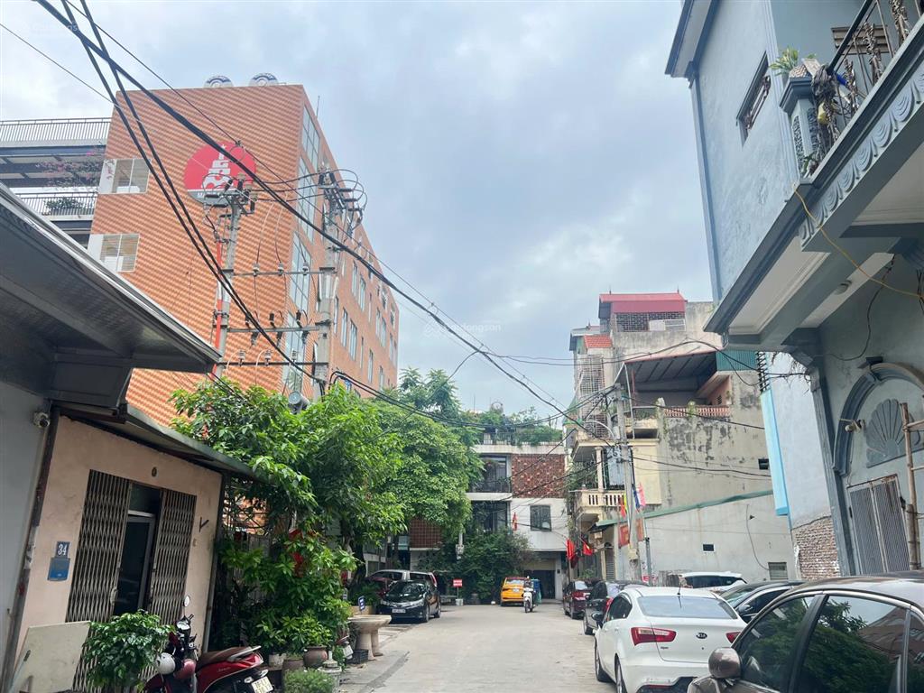 Bán nhà 5 tầng thang máy gần trường mariecurie 50m2, ô tô đỗ cửa, 2 mặt tiền, 3 thoáng, 13,5 tỷ.