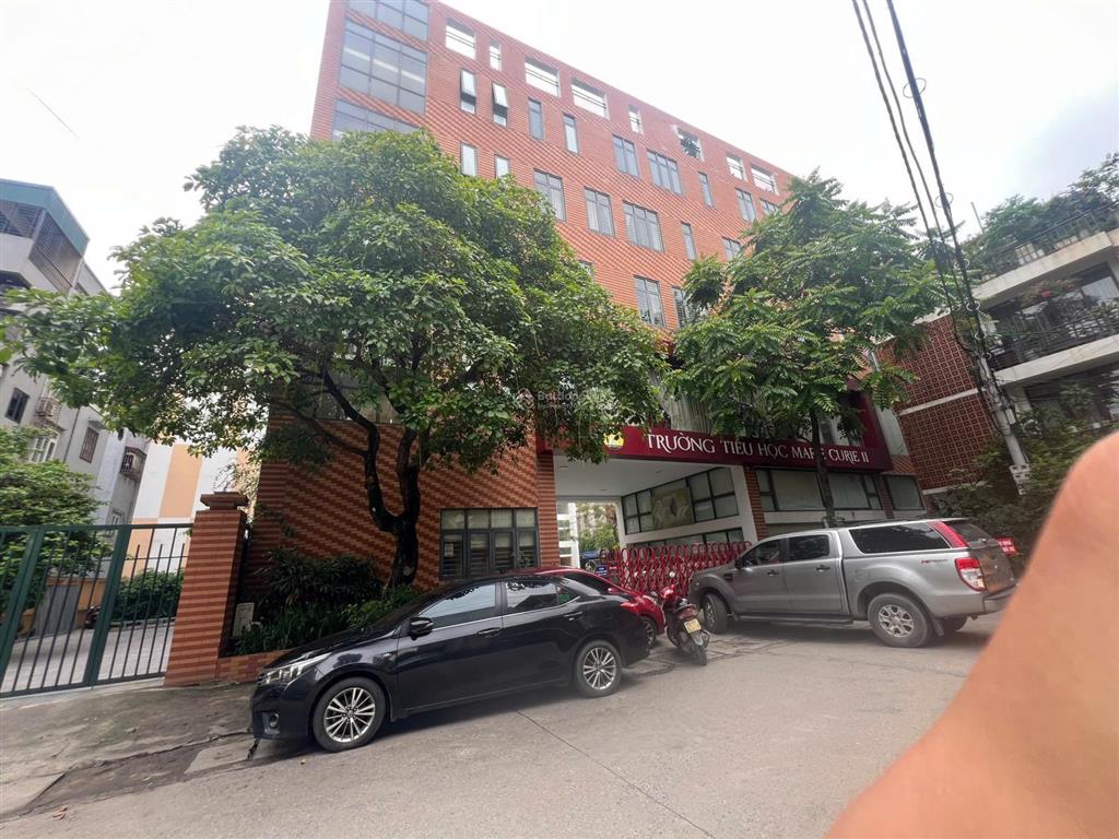 Bán nhà 5 tầng thang máy gần trường mariecurie 50m2, ô tô đỗ cửa, 2 mặt tiền, 3 thoáng, 13,5 tỷ.
