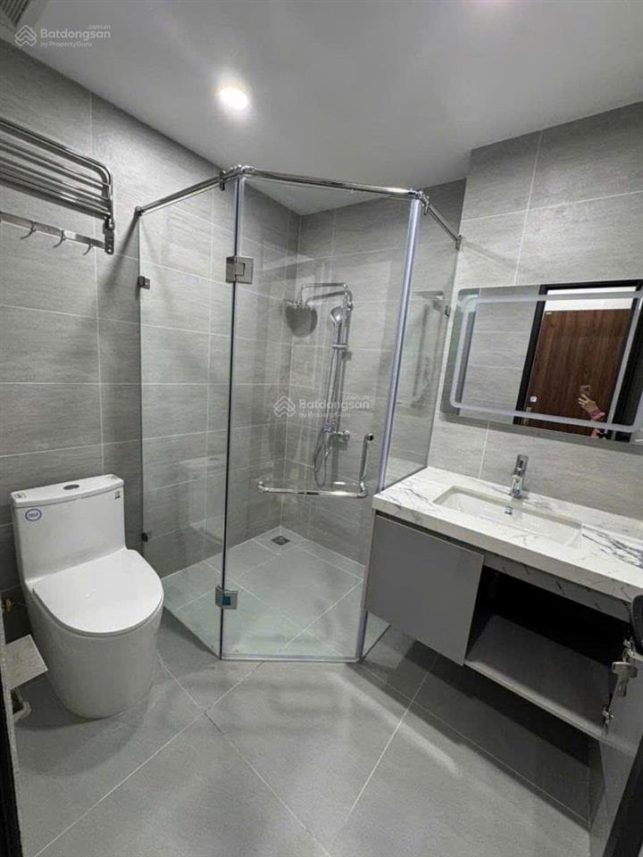 Bán nhà 5 tầng thang máy gần trường mariecurie 50m2, ô tô đỗ cửa, 2 mặt tiền, 3 thoáng, 13,5 tỷ.