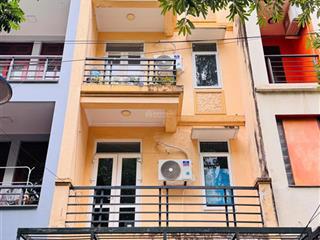Giá giảm 2 tỷ chính chủ bán nhà 5 tầng văn quán hà đông  85m² phân lô  vỉa hè.