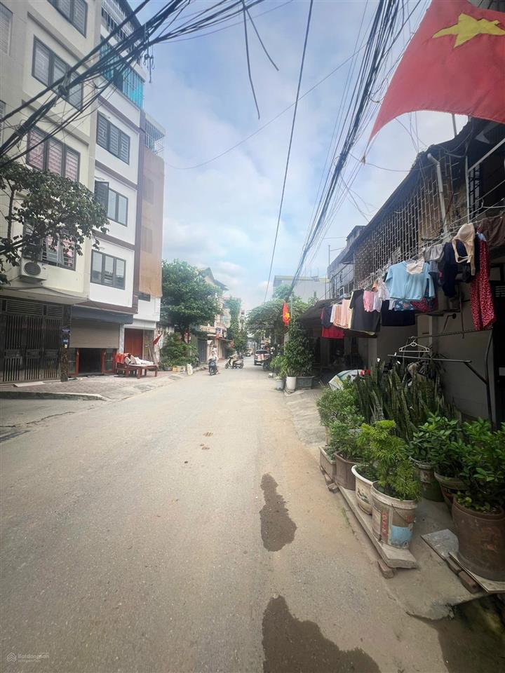 Bán nhà trạm điện, ngõ 14 quang trung, hà đông 50m², mặt tiền 5m, giá 2,3 tỷ.