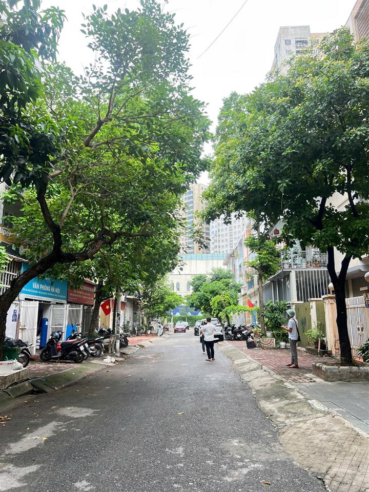Bán nhà 5 tầng kđt văn khê, hà đông, 83m², mặt tiền 5m phân lô vỉa hè, ô tô đỗ cửa, nhỉnh 18 tỷ.