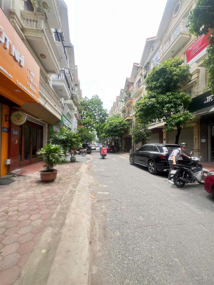 Cho thuê nhà mặt phố nguyễn văn lộc, hà đông diện tích 70m² mặt tiền 5m giá 15 triệu/1 tháng ctl.