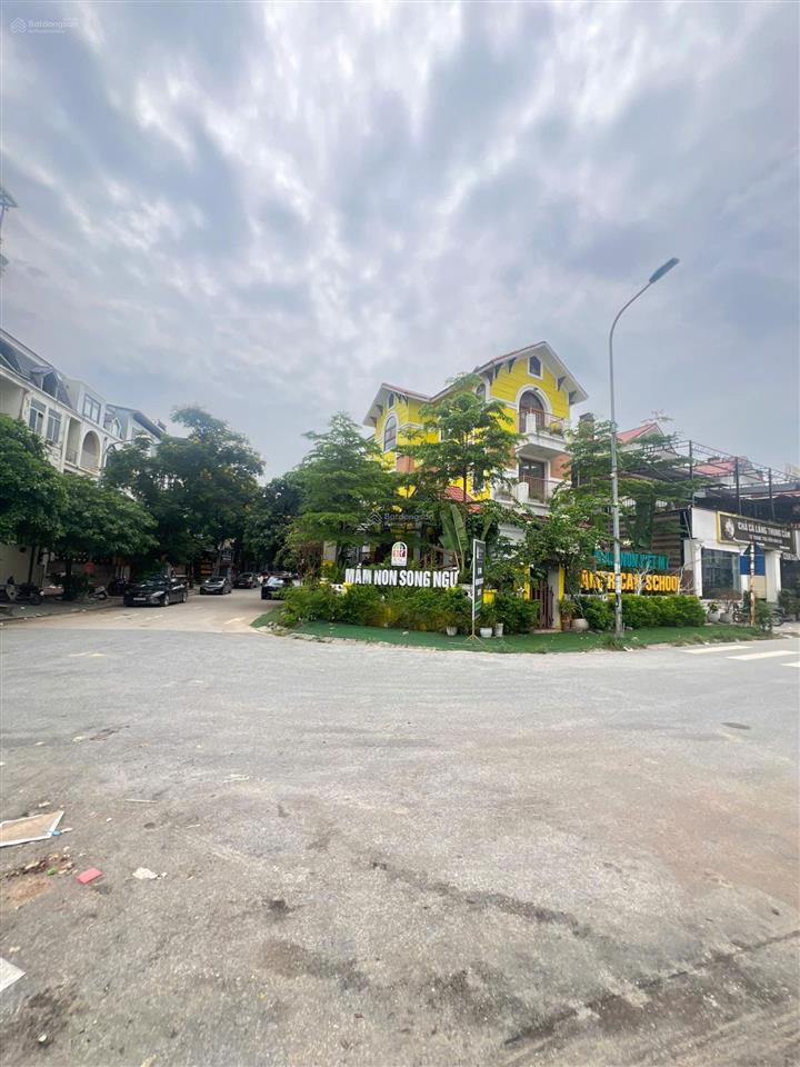 Bán nhà mặt phố, lô góc, lê trọng tấn, hà đông, 240m2, mặt tiền 12m, giá nhỉnh 50 tỷ.