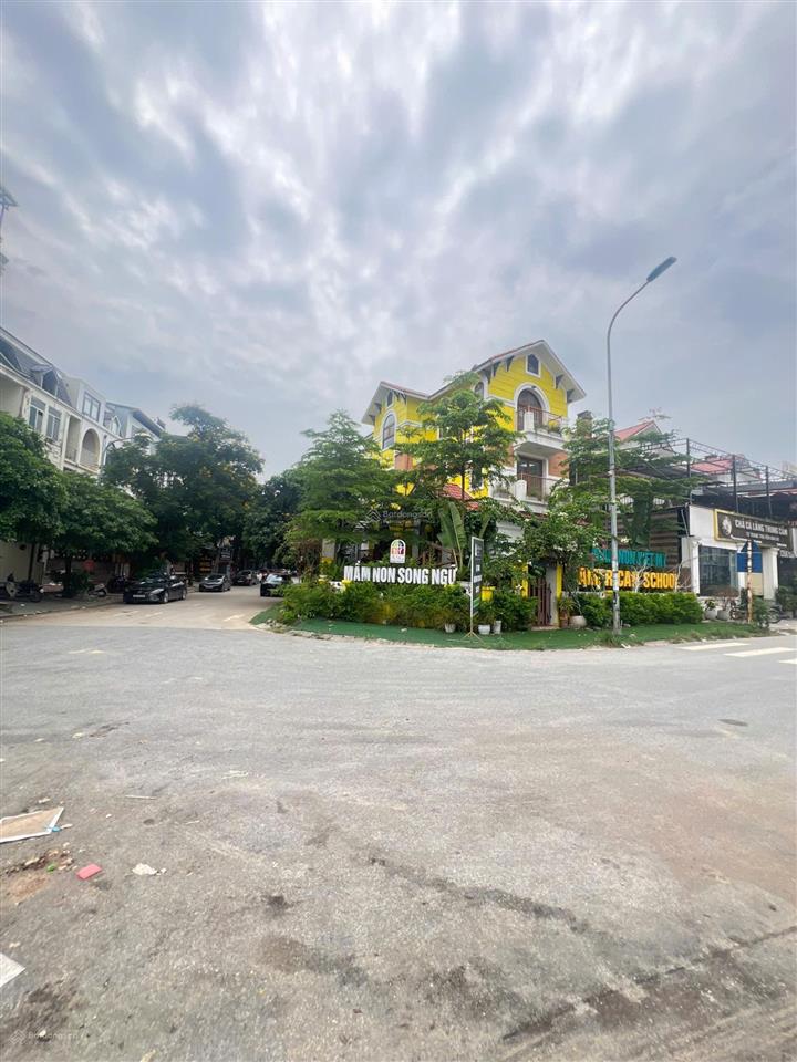 Bán biệt thự lô góc, mặt phố lê trọng tấn, hà đông, 240m2, mặt tiền 12m, giá nhỉnh 50 tỷ.