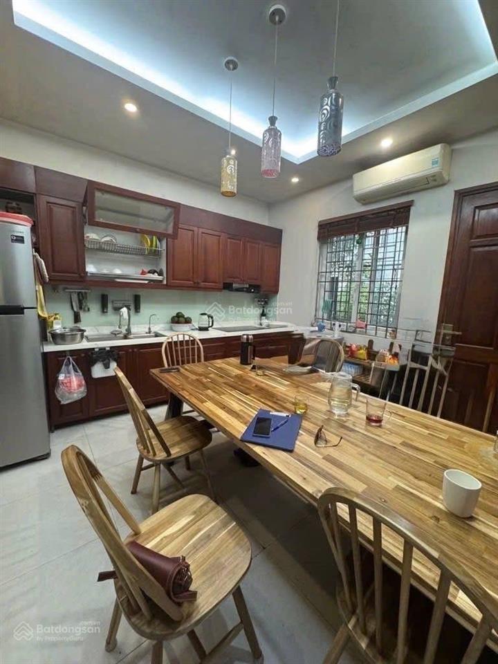 Bán nhà phân lô liền kề kđt xa la, 44m2, 5 tầng, mặt tiền 4,2m, giá 12,9 tỷ.