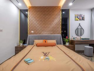 Bán ch 3pn  83m2 giá siêu rẻ  view thoáng  giá 6.6 tỷ có thương lượng, tòa mới  smile building