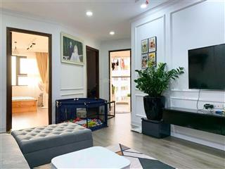 Nhà em cần bán ch 3pn  ban công check tn mát  nhà vuông  giá 5.7 tỷ cc tòa b mới vinaconex 2