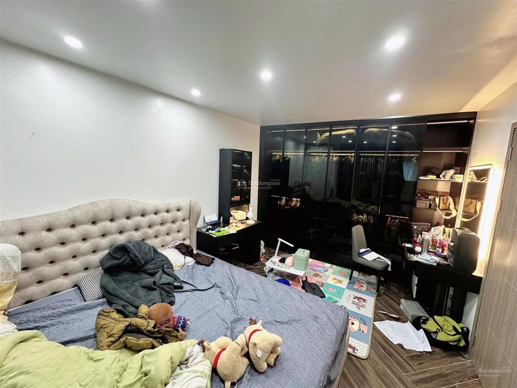 Hạ giá 500tr, giá bán 8tỷ 35m2 đất vuông  nhà mới  6t  thang máy  ngõ nông  yên xã  thanh trì