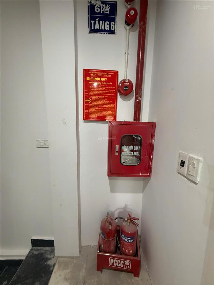 Chính chủ cho thuê tòa nhà văn phòng 8 tầngcó thang máyđủ hệ thống pcccdt tổng 400m21 sàn/1 wc