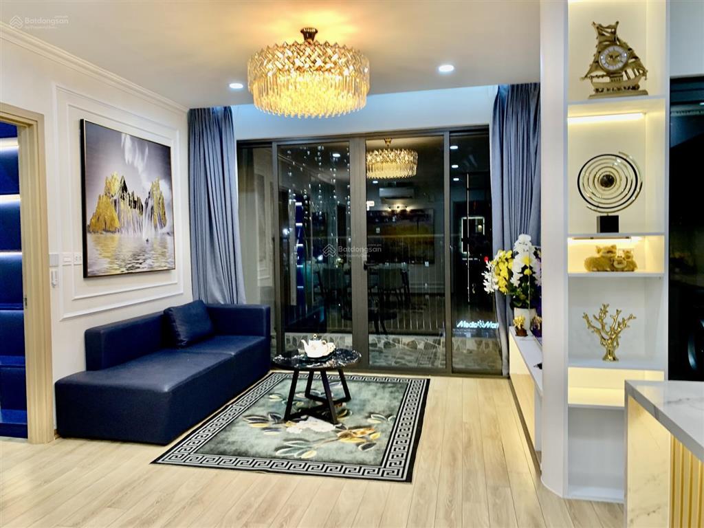 Tôi có căn hộ 107m2 đã có sổ đỏ tầng 12 nhà mới vừa nhận nhà cần bán giá 64 triệu/m2 cc x2 đại kim