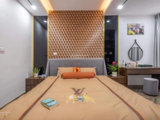 Chính chủ cần bán căn 3pn2vsgiá 6.6 tỷdt 83m2ban công mát thoángở giữ gìn tòa the two gamuda
