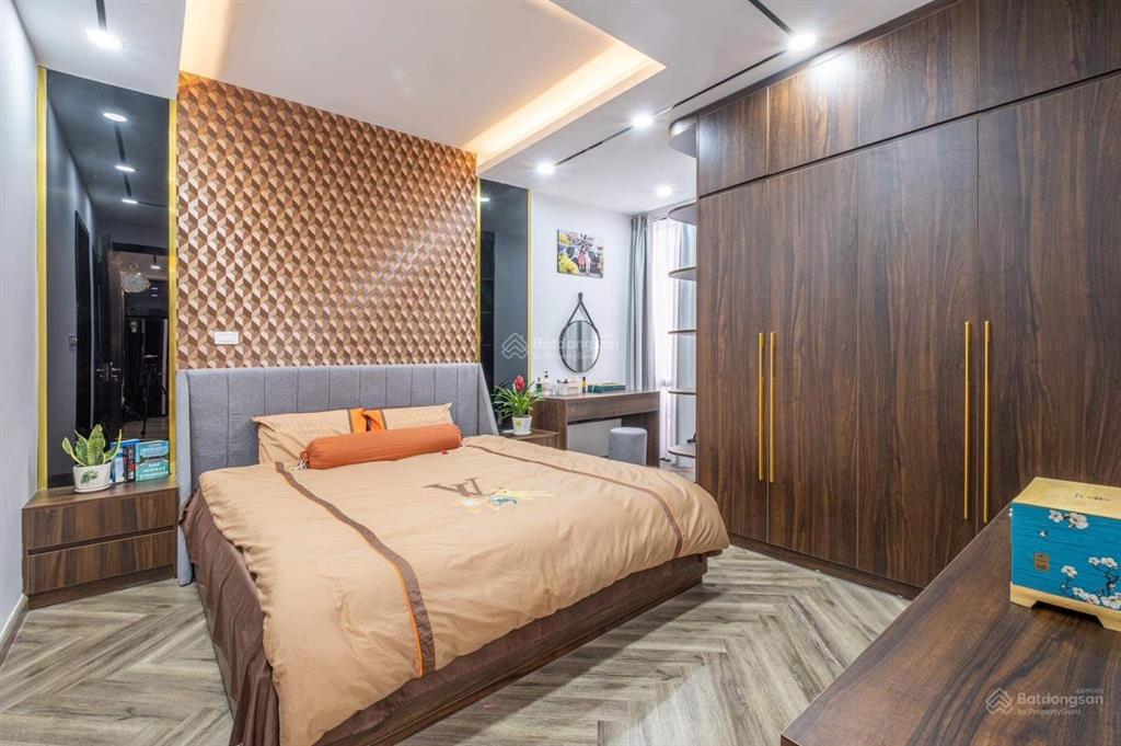 Chính chủ cần bán căn 3pn2vsgiá 6.6 tỷdt 83m2ban công mát thoángở giữ gìn tòa the two gamuda