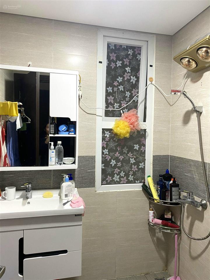 Tôi cần bán căn hộ nhỏ dt 51m2 2pnfull nội thấtban công đn mát giá 4.5 tỷsổ chính chủcc t&t