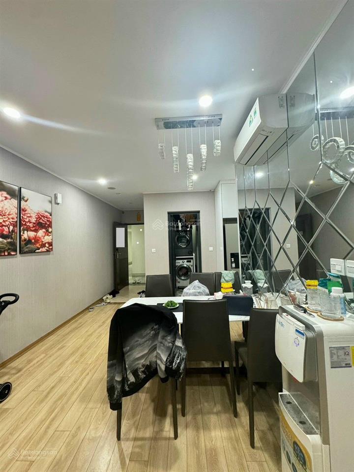 Tôi cần bán căn hộ nhỏ dt 51m2 2pnfull nội thấtban công đn mát giá 4.5 tỷsổ chính chủcc t&t