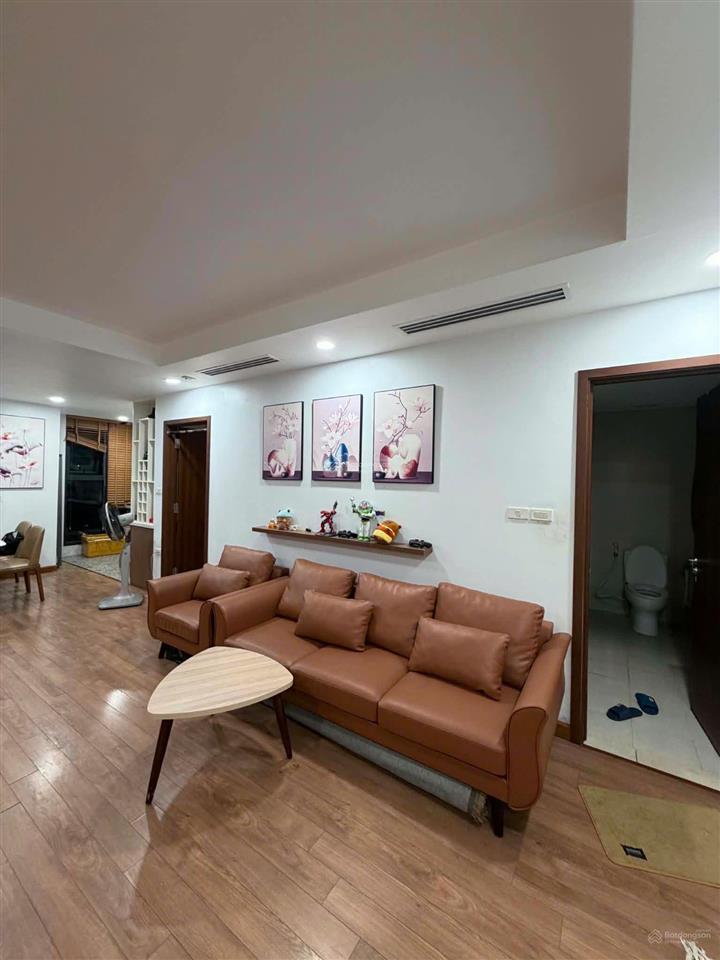 Căn mới giá tốt bán gấp căn 3pn/2wcdt 80m2 giá 7.9 tỷ tầng trung view đông nam cc hn centerpoint