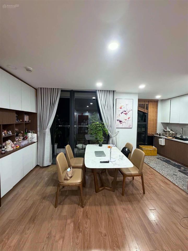 Căn mới giá tốt bán gấp căn 3pn/2wcdt 80m2 giá 7.9 tỷ tầng trung view đông nam cc hn centerpoint