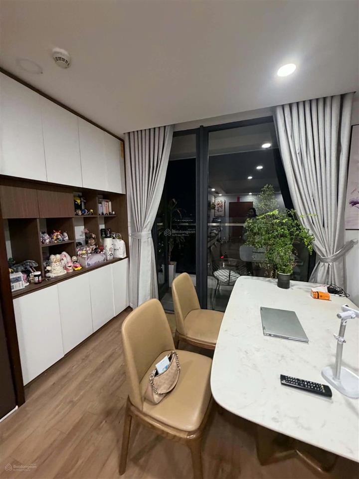 Căn mới giá tốt bán gấp căn 3pn/2wcdt 80m2 giá 7.9 tỷ tầng trung view đông nam cc hn centerpoint