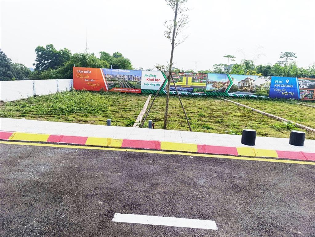 Lô đất vàng cạnh đh văn hoá  phú cát  quốc oai  hoà lạc, sát đô thị lớn, metro 5, ql21 !