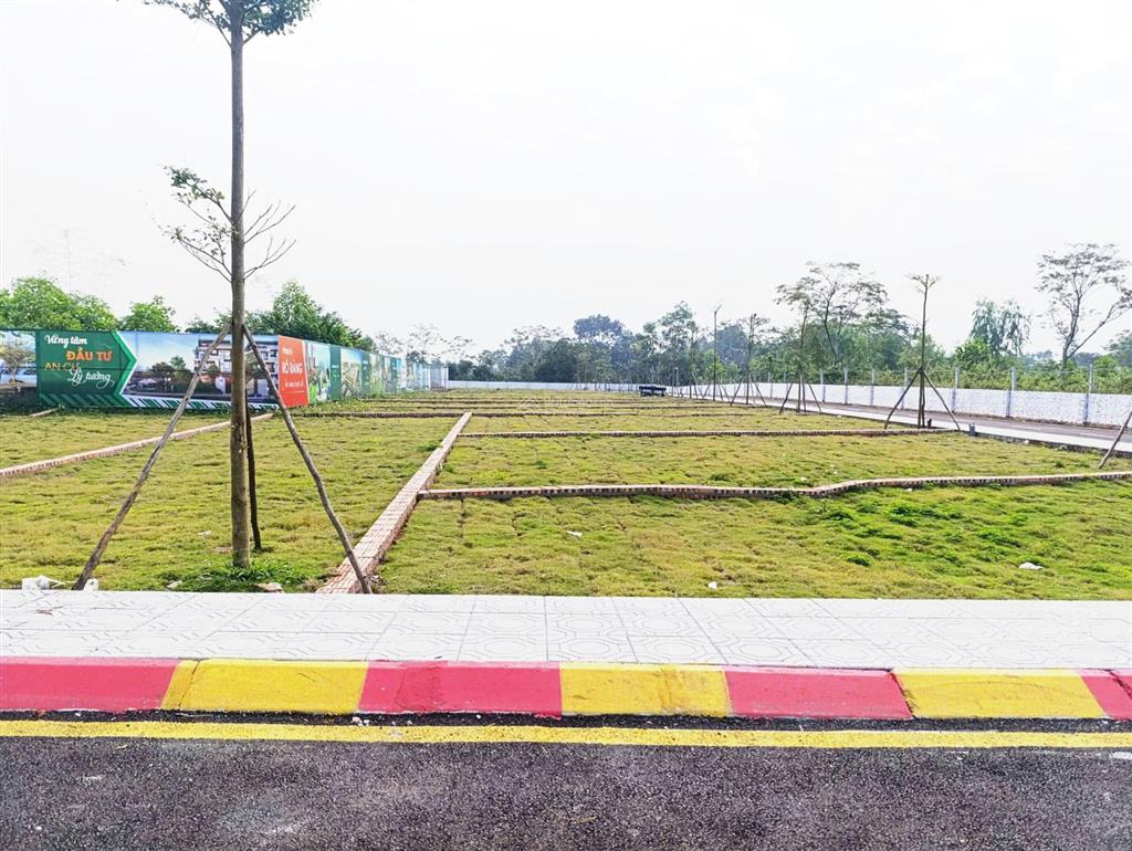 Lô đất vàng cạnh đh văn hoá  phú cát  quốc oai  hoà lạc, sát đô thị lớn, metro 5, ql21 !