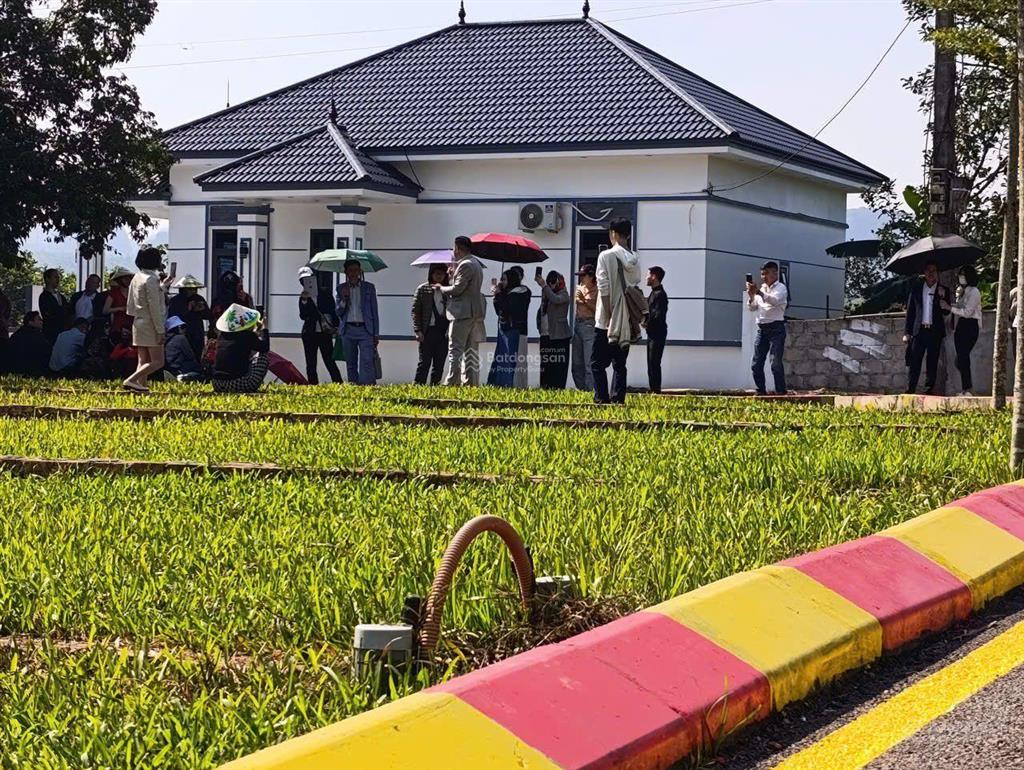Lãi kép tiềm năng cực cao lô đất siêu đẹp lạc thủy  hoà bình, sát quốc lộ, view hồ, đường 3 ô tô !