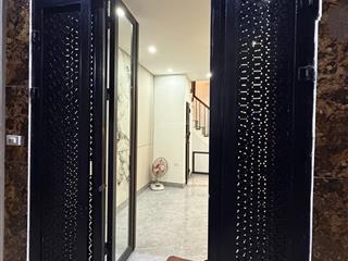 Nhà nằm ở vị trí trung tâm quận đống đa  ngõ nông thông tứ tung  gần hồ linh quang  nhà mới đẹp