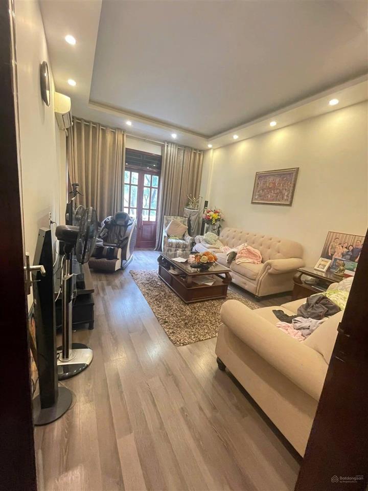 Siêu phẩm cầu giấy  ô tô tránh  view vườn chơi  nhà đẹp ở ngay