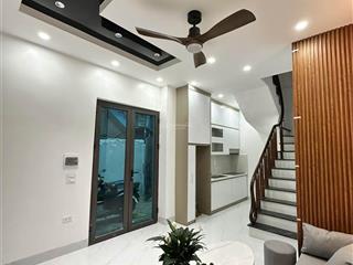 Nhà mới lung linh  ngõ văn hương, tôn đức thắng  trung tâm đống đa  mặt tiền rộng tặng nội thất