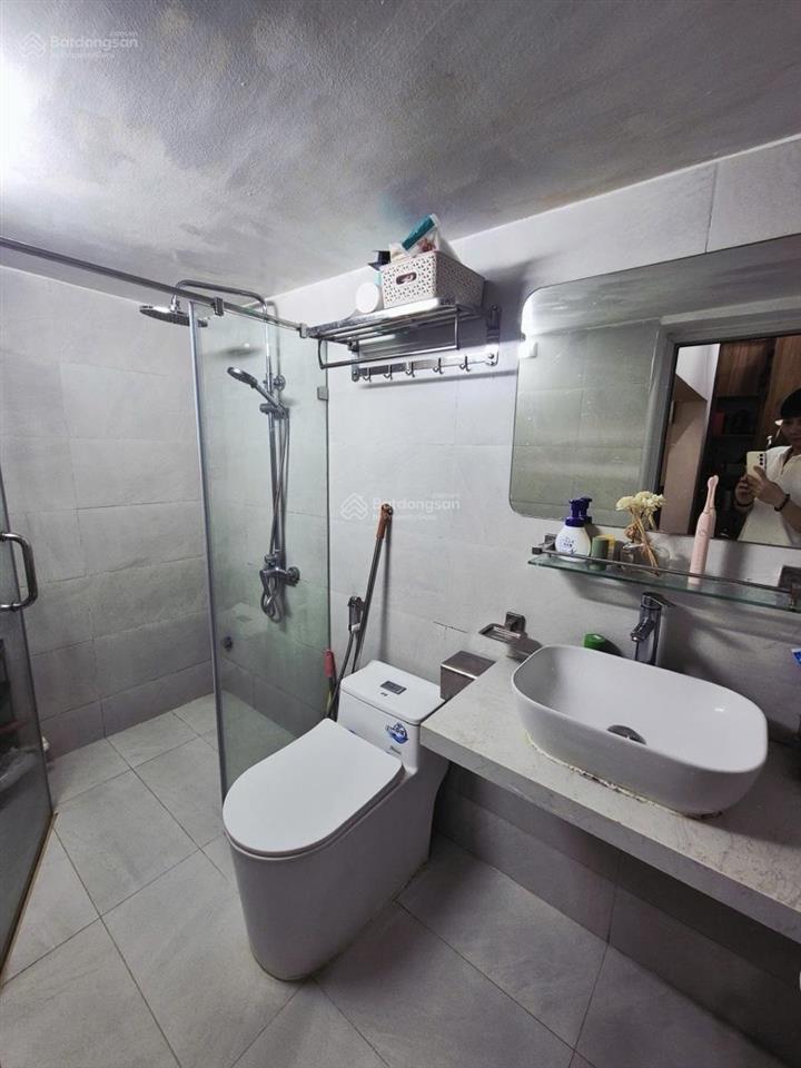 Tập thể mặt ngõ 57 láng hạ  ôtô đỗ chân toà  2 ngủ nhà đẹp ở luôn  thiết kể xịn đẹp  sổ đỏ sẵn