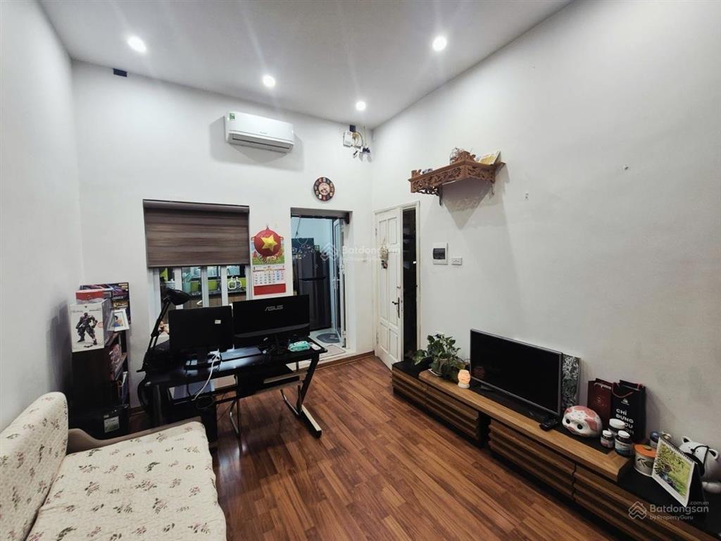 Tập thể mặt ngõ 57 láng hạ  ôtô đỗ chân toà  2 ngủ nhà đẹp ở luôn  thiết kể xịn đẹp  sổ đỏ sẵn