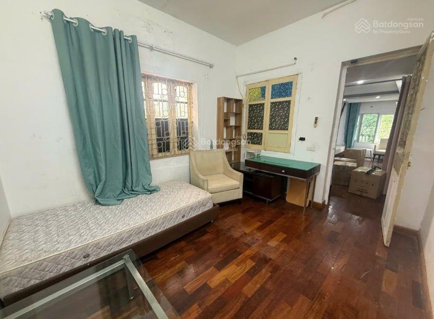 Nhà tập thể thoáng sáng  lô góc  ngõ ô tô tránh  căn hiếm  sổ đỏ pháp lý rõ ràng  giá tốt