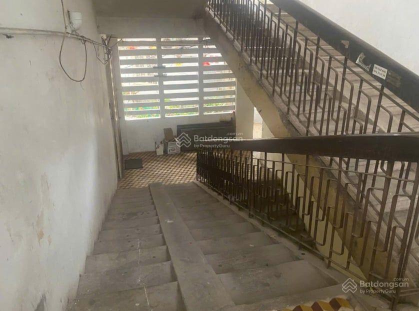 Nhà tập thể thoáng sáng  lô góc  ngõ ô tô tránh  căn hiếm  sổ đỏ pháp lý rõ ràng  giá tốt