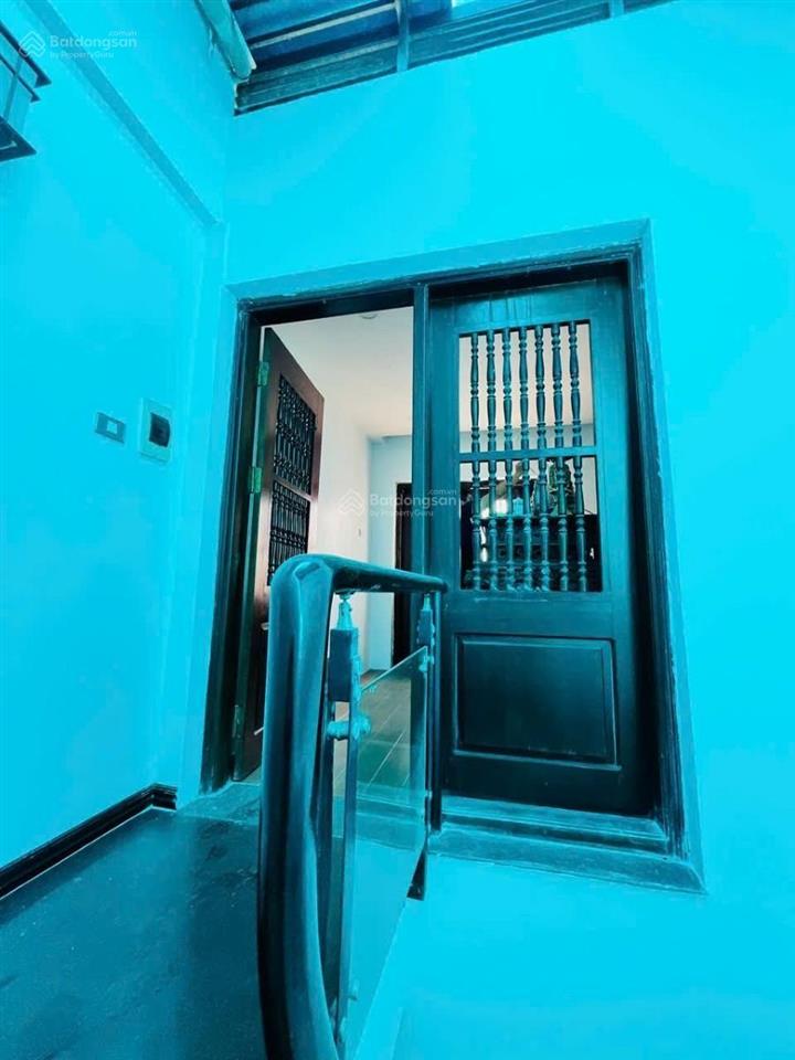 Bán nhà núi trúc nở hậu cạnh sân chơi trung tâm ba đìnhô tô đỗ cửa