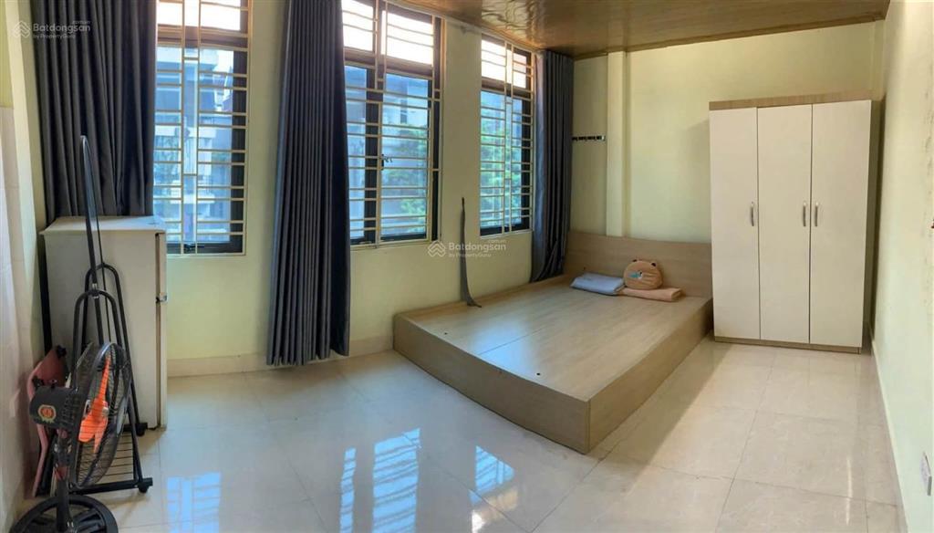 Mặt ngõ kinh doanh  trung tâm cầu giấy  cách hồ 50m  dòng tiền 40tr/ tháng  sổ đỏ đẹp