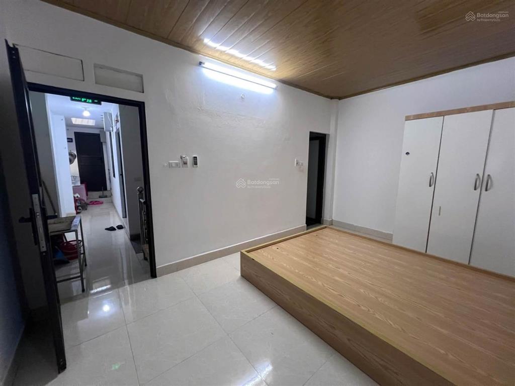 Mặt ngõ kinh doanh  trung tâm cầu giấy  cách hồ 50m  dòng tiền 40tr/ tháng  sổ đỏ đẹp
