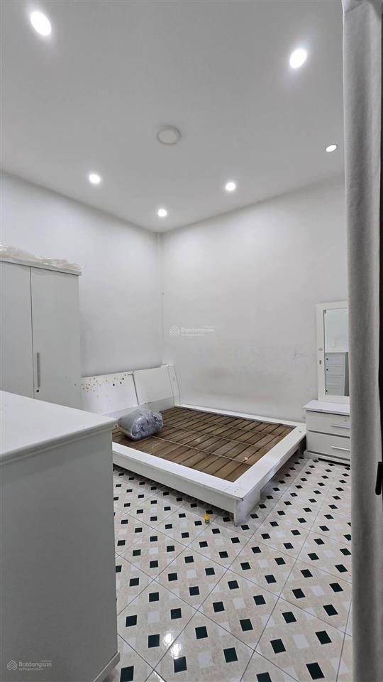 Lõi trung tâm hai bà trưng  một bước ra phố  nhỏ xinh cho gia đình trẻ  nhà lô góc thoáng sáng