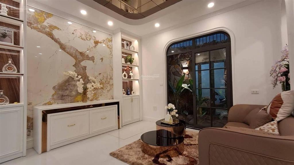 Nhà xây 6 tầng thang máy  hoa hậu tây hồ  mới đẹp ở ngay  gần phố  long lanh như khách sạn 5*