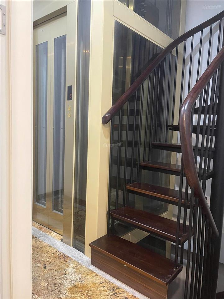 Vị trí đỉnh cách 1 nhà ra mặt phố  ngõ trước nhà siêu rộng  thang máy xịn  gần hồ tây sổ đẹp.