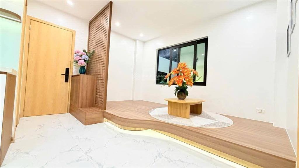 Tòa nhà dòng tiền  gần phố gần hồ  năm tầng thang máy  nội thất sang xịn  sổ đỏ hoa khôi