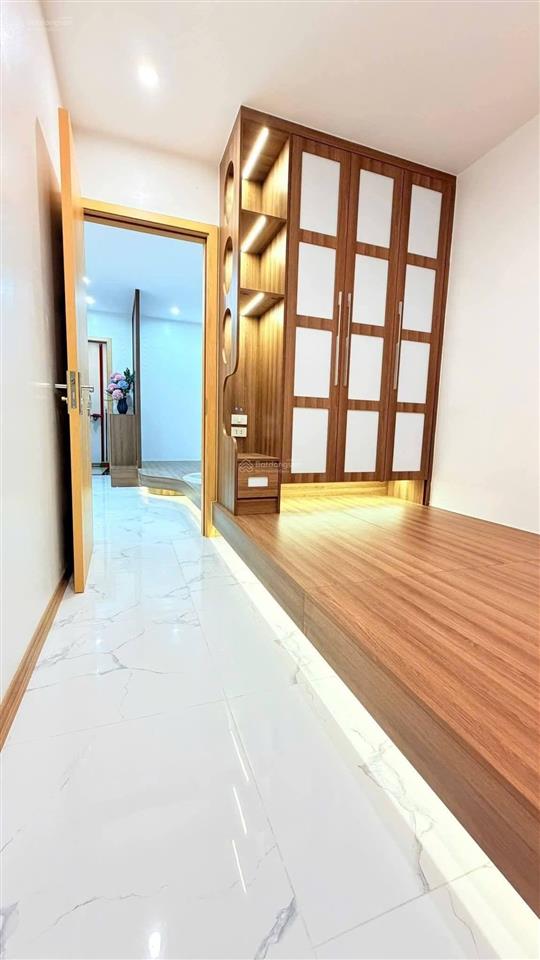 Tòa nhà dòng tiền  gần phố gần hồ  năm tầng thang máy  nội thất sang xịn  sổ đỏ hoa khôi