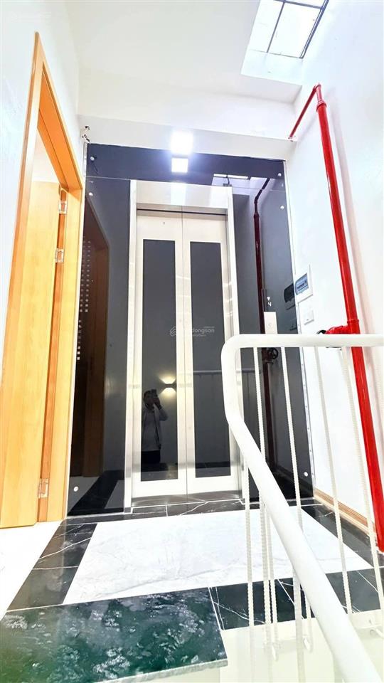 Tòa nhà dòng tiền  gần phố gần hồ  năm tầng thang máy  nội thất sang xịn  sổ đỏ hoa khôi