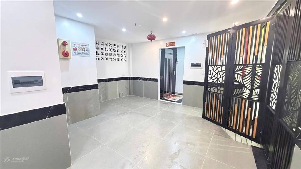 Tòa nhà dòng tiền  gần phố gần hồ  năm tầng thang máy  nội thất sang xịn  sổ đỏ hoa khôi