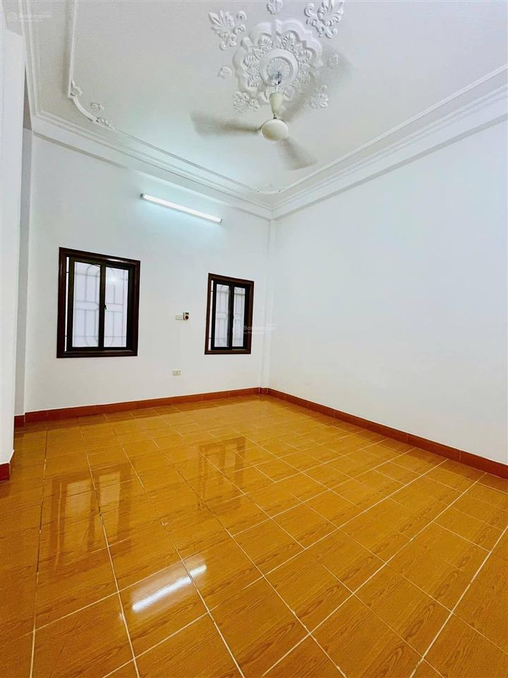 Kim mã ba đình  cách mặt phố 3m  lô góc nhà đẹp  2 sân phơi trước sau  sổ đẹp  cực thoáng sáng