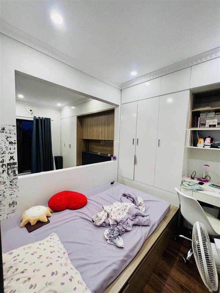 Mặt ngõ ô tô 7 chỗ  kinh doanh  2 mặt ngõ đều thông 20m ra ô tô tránh đỗ quay đầu