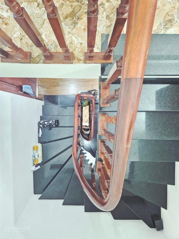 Mặt ngõ ô tô 7 chỗ  kinh doanh  2 mặt ngõ đều thông 20m ra ô tô tránh đỗ quay đầu