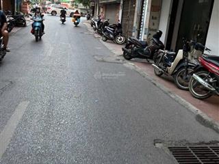 Lô góc 2 mặt tiền  thoáng vĩnh viễn  ôtô 7 chỗ đỗ sát cửa  cách phố 1 nhà  dòng tiền 7tr/ th