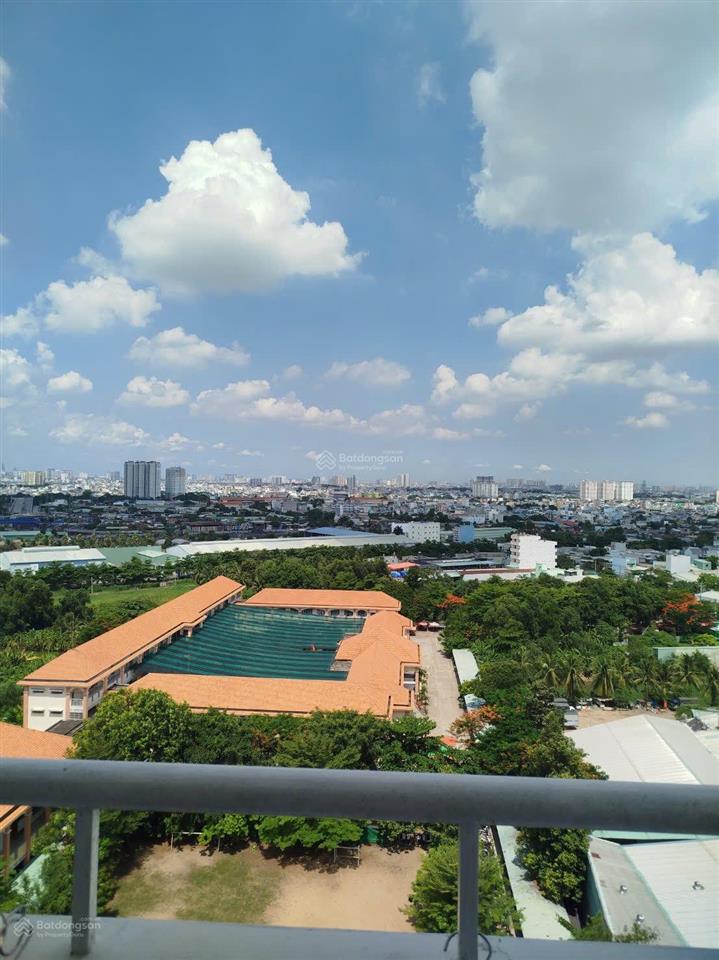 Cần bán chung cư lê thành tân tạo 740tr 34m2, view q1, ban công đông nam nhà y hình, bao phí