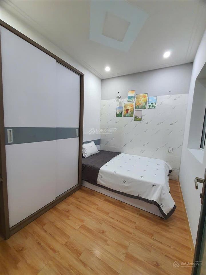 Nhà 4 tầng mặt tiền 19 tháng 5 có 6 căn hộ cho thuê dòng tiền hơn 90tr/tháng.  anh ba 0919 396 ***