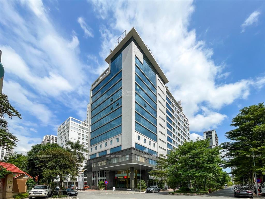 Bán nhanh căn chung cư 139m2 tại tòa veam tây hồ cạnh lotte giá 10,4 tỷ, có slot oto