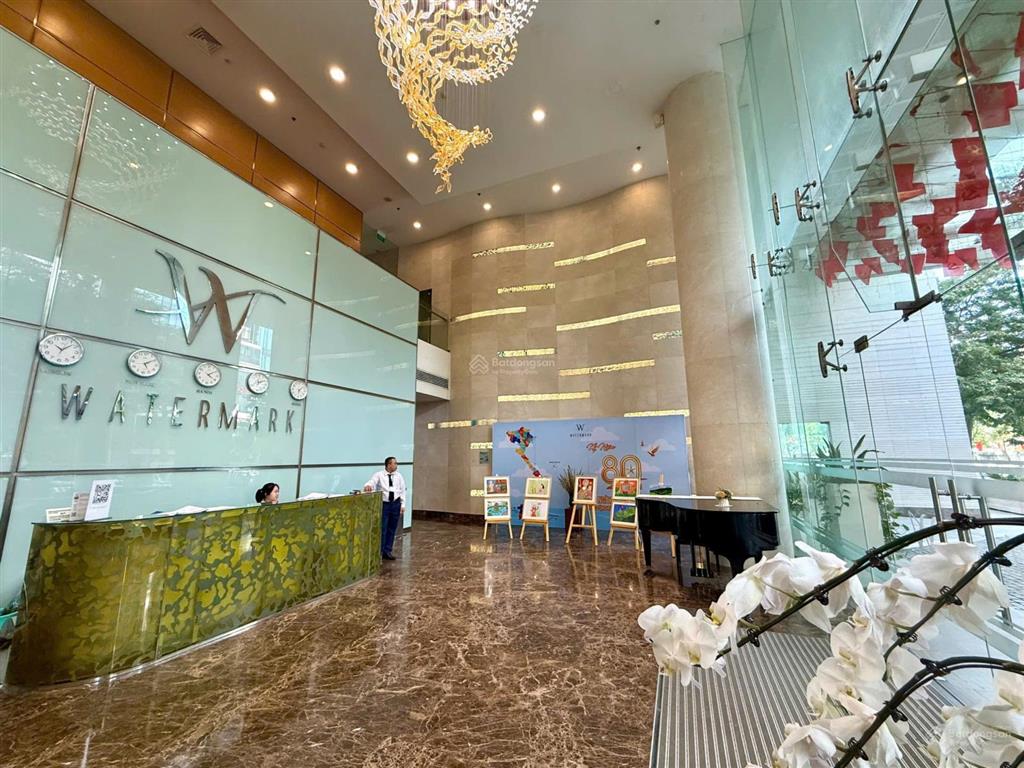 Căn 3 ngủ 121m2 sẵn đồ tại tòa watermark lạc long quân tầng cao view hồ tây max đẹp giá 17 tỷ